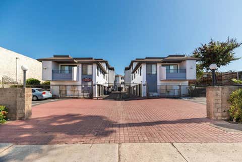 Photo of 3215 Midway Dr #703, San Diego, CA 92110 (MLS # NDP2604428)