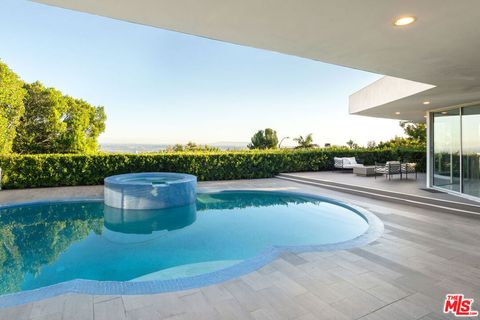 Photo of 1506 Blue Jay Way, Los Angeles, CA 90069 (MLS # 26651083)