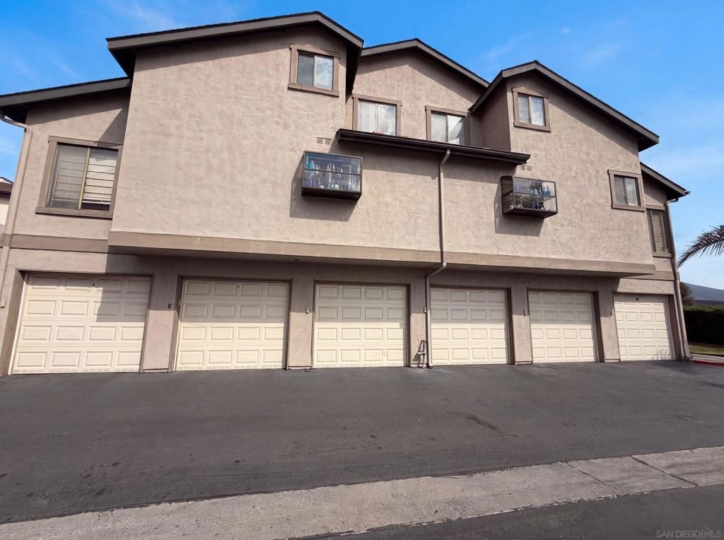 3625 Avocado Village Ct