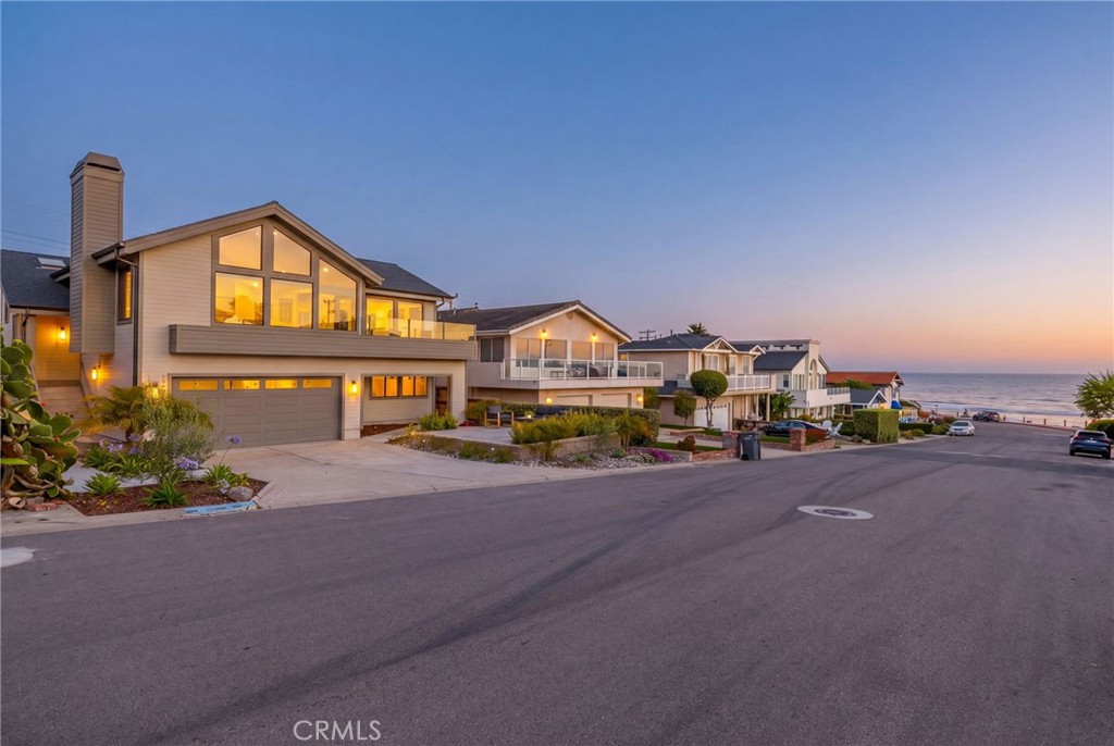 251 Vista Del Mar Avenue