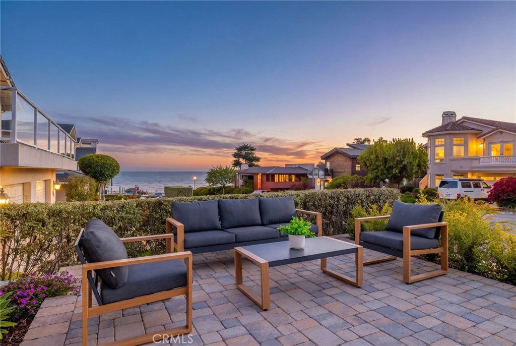 251 Vista Del Mar Avenue