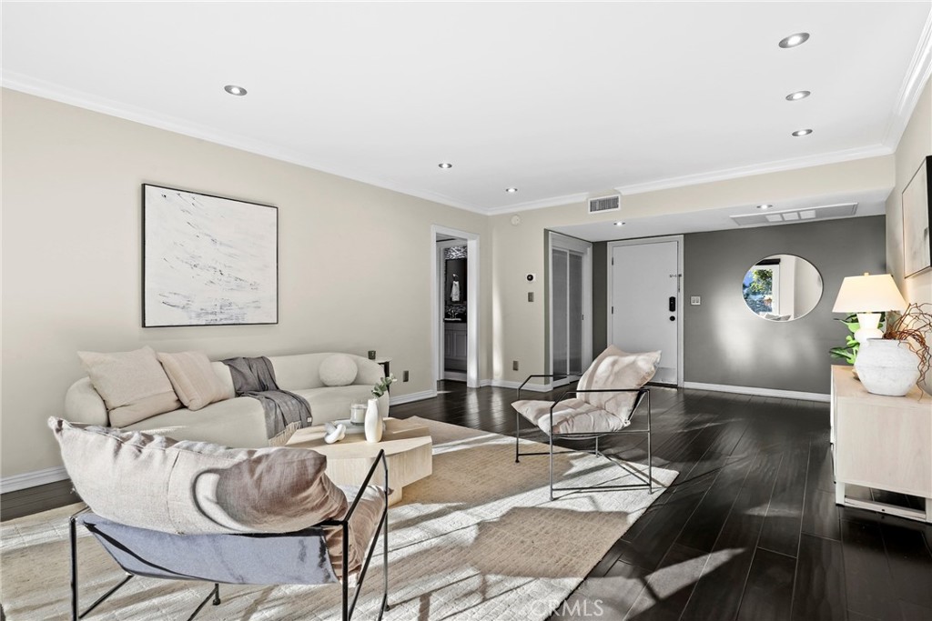 1203 N Sweetzer 118
