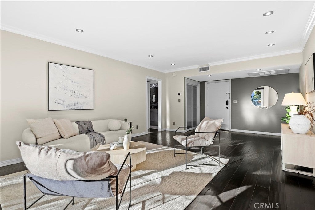 1203 N Sweetzer 118