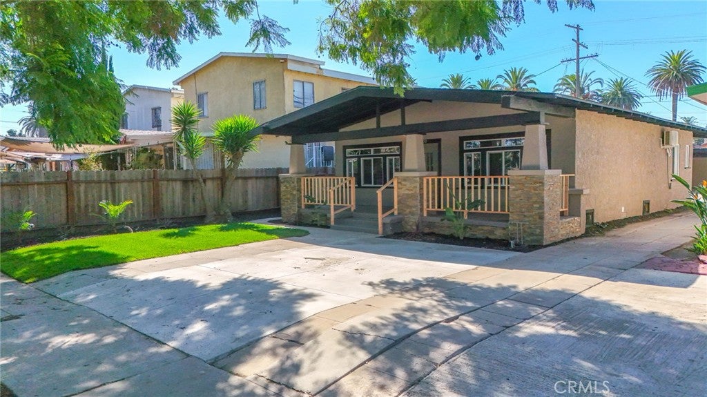 1650 W 38th Place