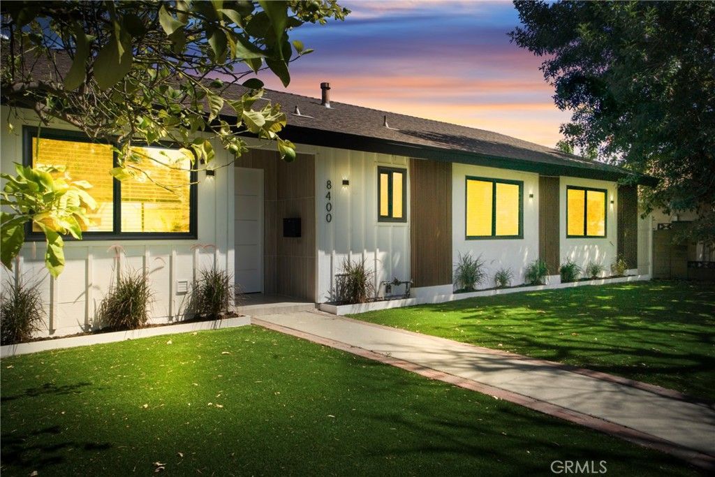Photo of 8400 Chimineas Avenue, Northridge, CA 91325 (MLS # SR25199222)