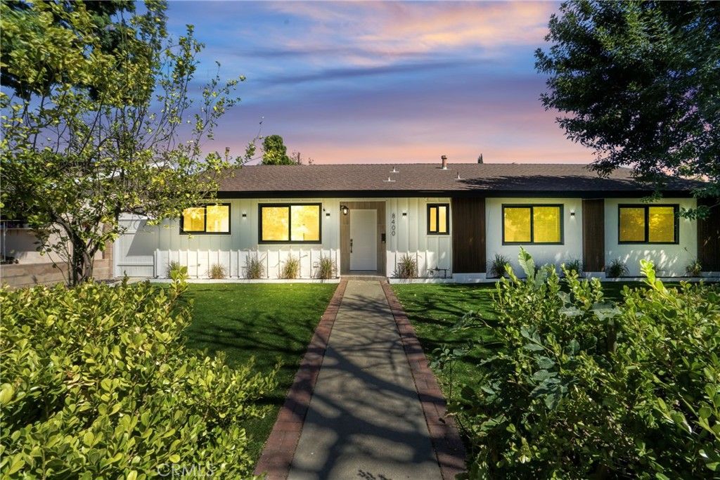 Photo of 8400 Chimineas Avenue, Northridge, CA 91325 (MLS # SR25199222)