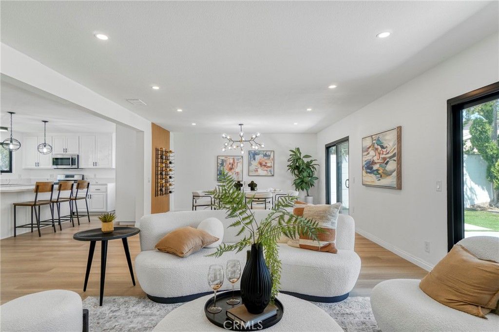 Photo of 8400 Chimineas Avenue, Northridge, CA 91325 (MLS # SR25199222)