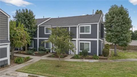 824 N Pasadena Ave, Azusa, CA 91702 - MLS#: SB25261529