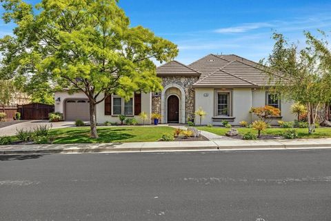 Photo of 2188 Mclean Place, Livermore, CA 94550 (MLS # ML82042553)