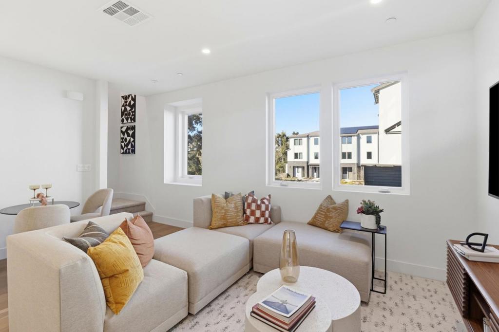 1129 Esther Court, Palo Alto CA 94303