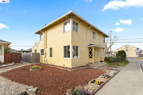 Tiny photo for 1815 Second Street, Alameda, CA 94501 (MLS # 41137326)
