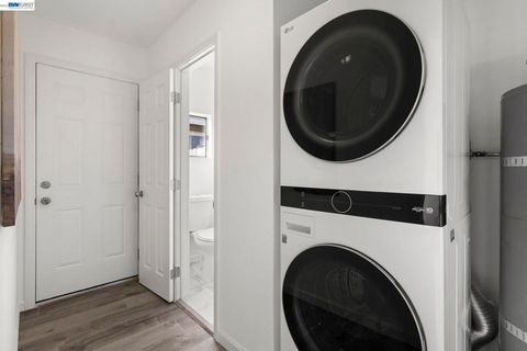Tiny photo for 1815 Second Street, Alameda, CA 94501 (MLS # 41137326)