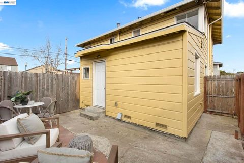 Tiny photo for 1815 Second Street, Alameda, CA 94501 (MLS # 41137326)