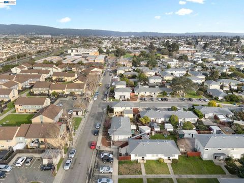 Tiny photo for 1815 Second Street, Alameda, CA 94501 (MLS # 41137326)