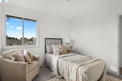 Tiny photo for 1815 Second Street, Alameda, CA 94501 (MLS # 41137326)