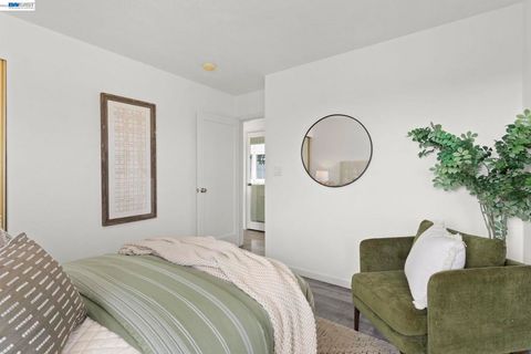 Tiny photo for 1815 Second Street, Alameda, CA 94501 (MLS # 41137326)