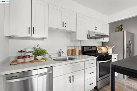 Tiny photo for 1815 Second Street, Alameda, CA 94501 (MLS # 41137326)