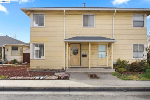 Tiny photo for 1815 Second Street, Alameda, CA 94501 (MLS # 41137326)