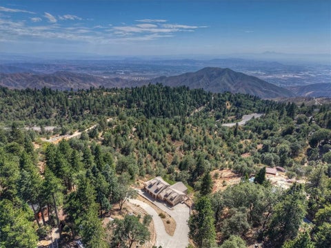 Photo of 30607 Ferndale DR, Running Springs, CA 92382 (MLS # IG26187677)