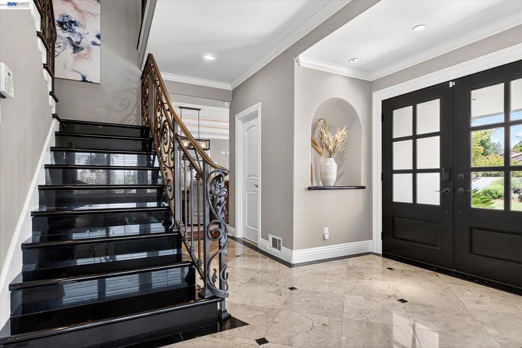 2337 Grosvenor Heights Ct