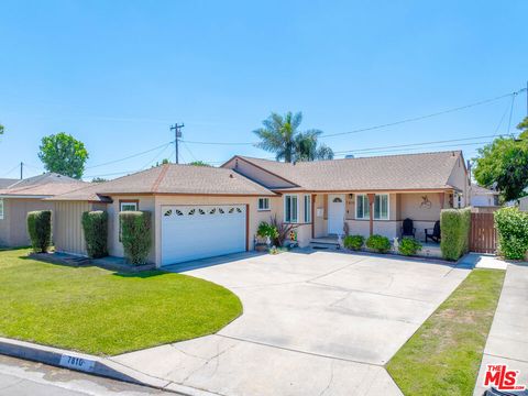 Photo of 7810 Comolette Street, Downey, CA 90242 (MLS # 26829079)