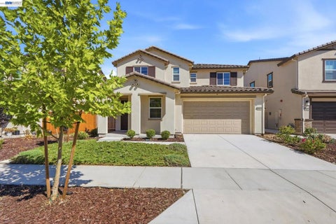 Photo of 639 Rosedale Way WAY, Lathrop, CA 95330 (MLS # 41143053)