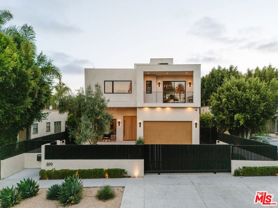 819 N Ogden Drive