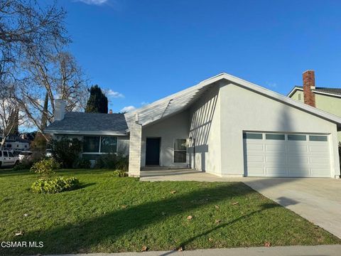 Photo of 2261 Birchfield Street, Simi Valley, CA 93065 (MLS # 226001025)