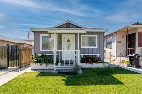 Photo of 3106 W Victory Blvd #C, Burbank, CA 91505 (MLS # SR26066856)