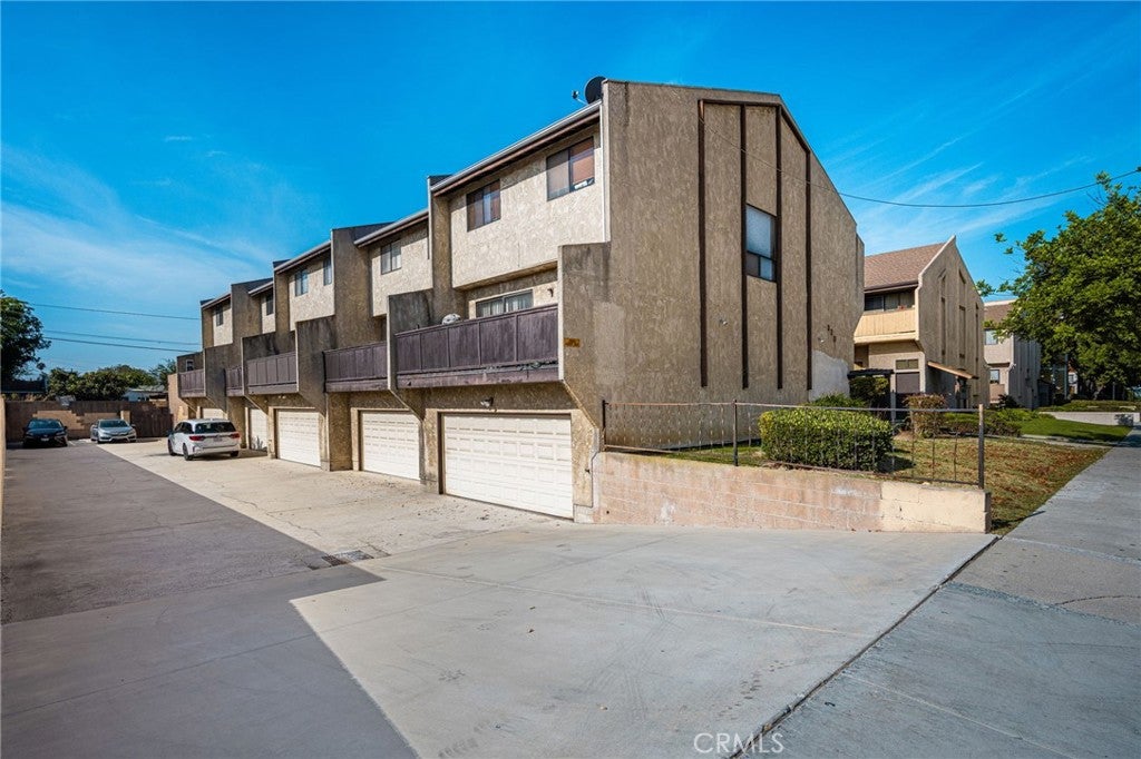 320 W 220th Unit 4