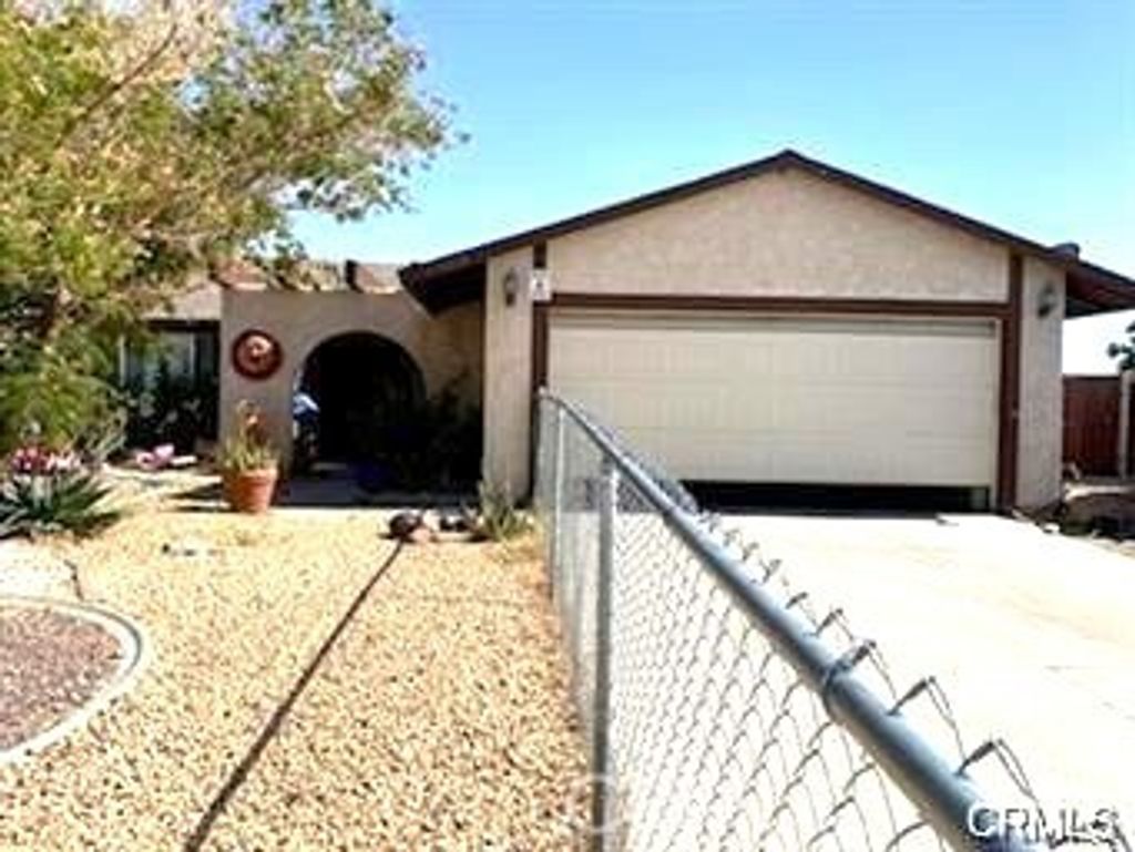 Photo of 25659 Ash Rd, Barstow, CA 92311 (MLS # IV25243953)