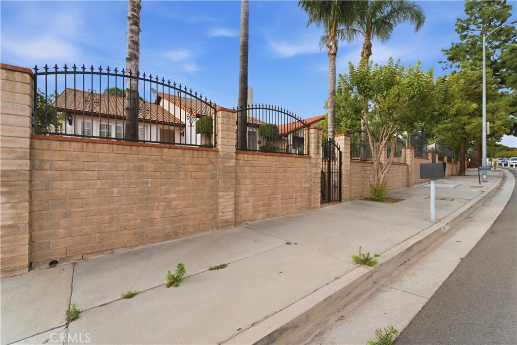 15863 foothill