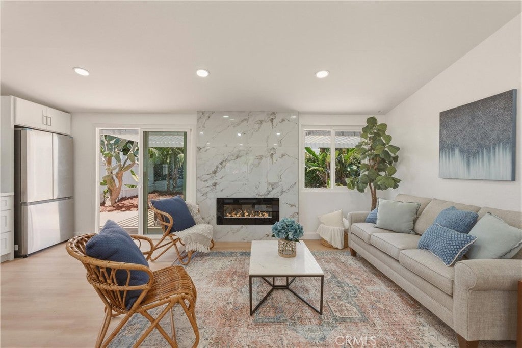 2107 Pomona