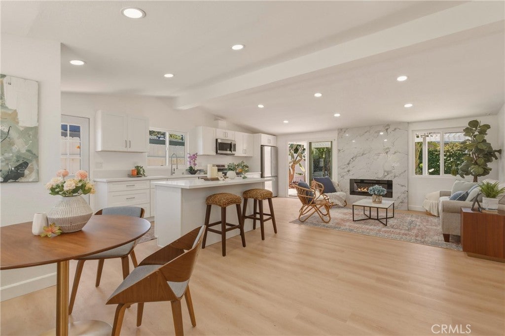 2107 Pomona