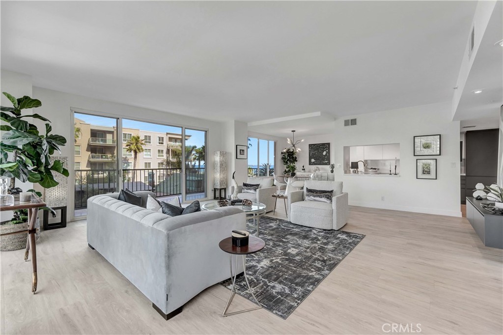 850 E Ocean Boulevard E 301