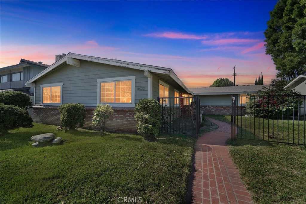 Photo 1 of 31 — 11633 Balboa, Granada Hills, CA 91344