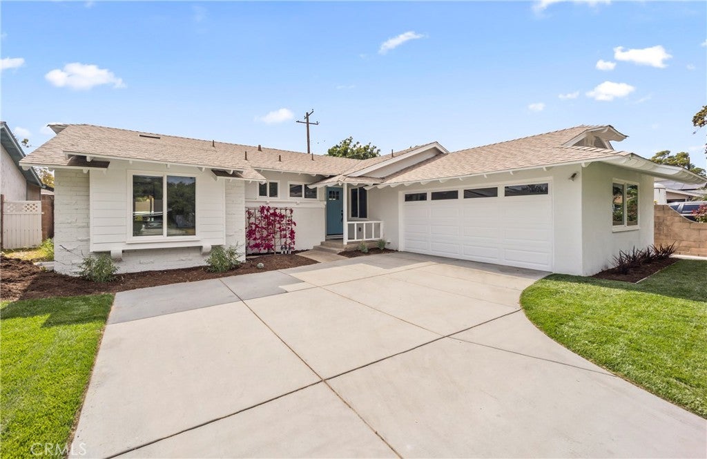 2218 Lewis