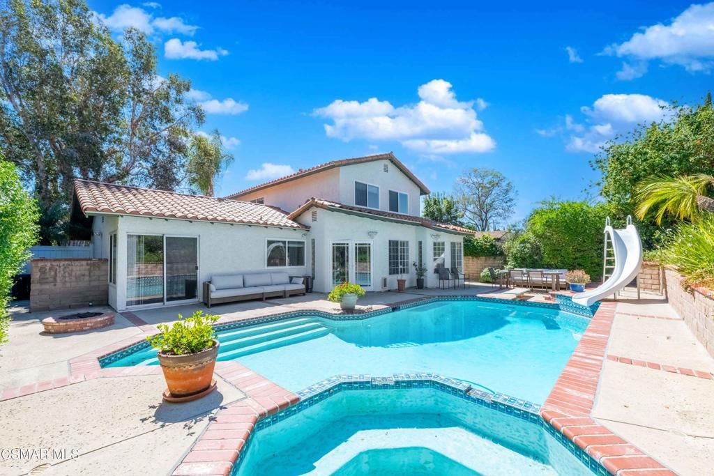 Photo of 2397 Laurelpark Court, Thousand Oaks, CA 91362 (MLS # 226000640)