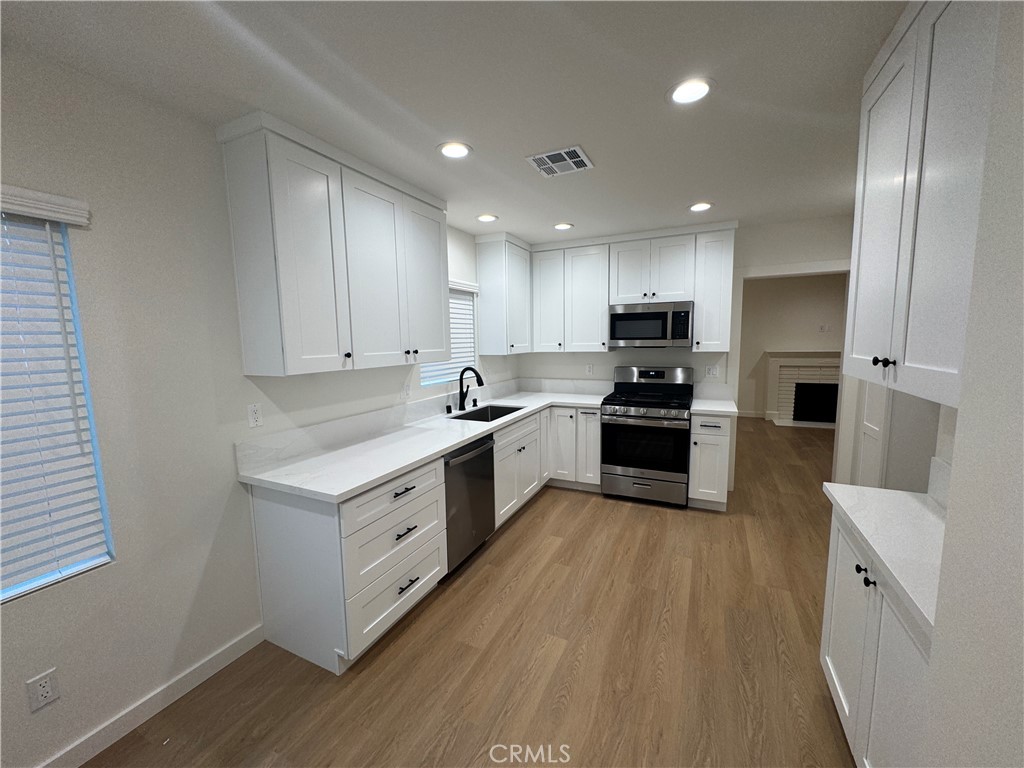 Properties 1 15234 Kingsbury Street