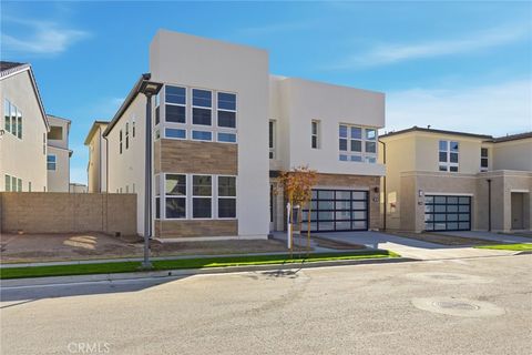 130 Paddlewheel Lake Forest CA 92630