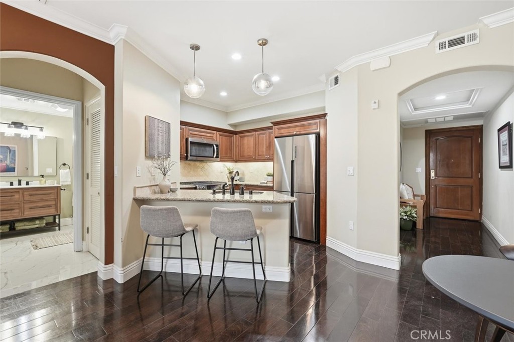 901 Deep Valley Drive 106