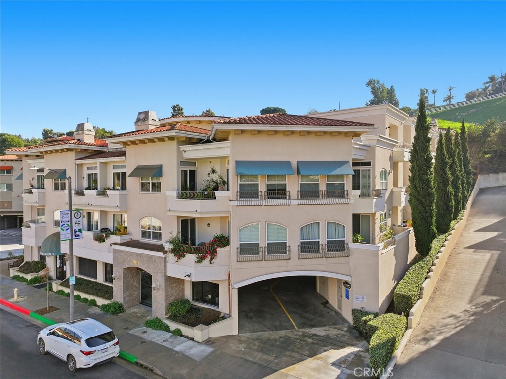 901 Deep Valley Drive 106