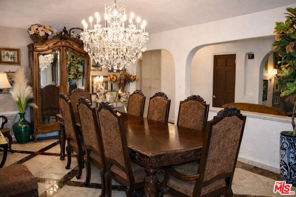 1538 N Crescent Heights Boulevard