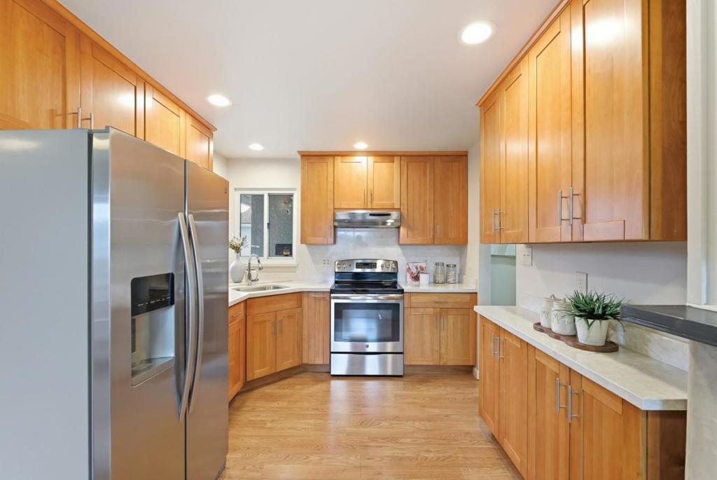 1795 Foxworthy Avenue