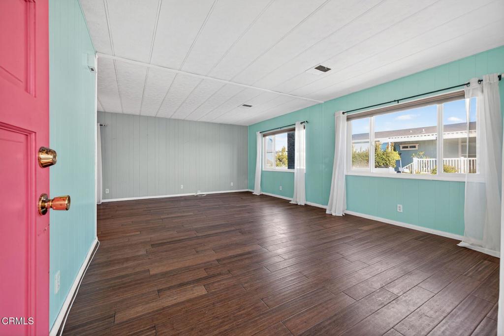 5540 W 5th Street 111