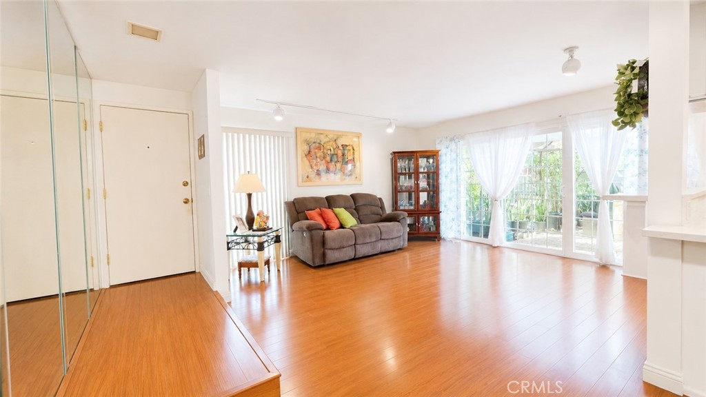 22045 Lakeland