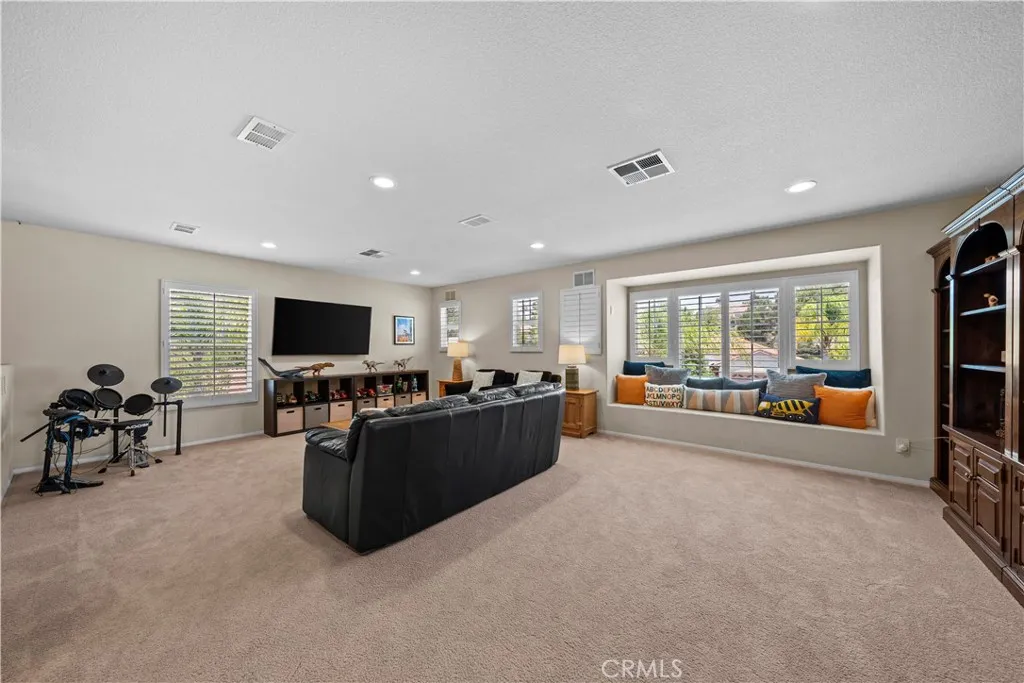 Temecula, California 92592, United States, 4 Bedrooms Bedrooms, ,3 BathroomsBathrooms,Residential,Active,173595