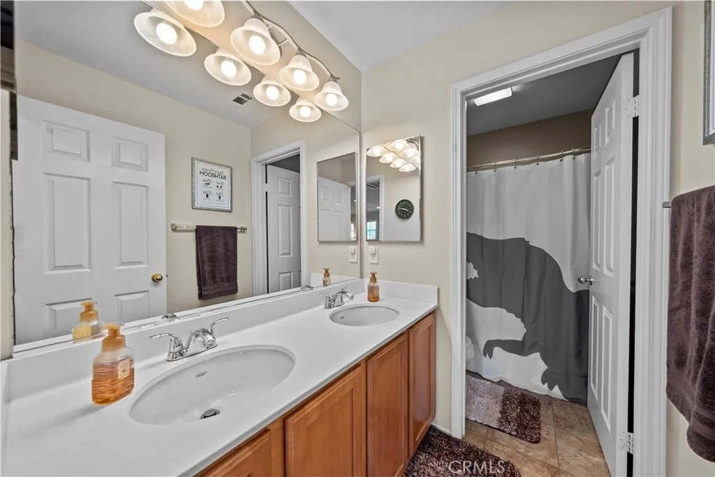 Temecula, California 92592, United States, 4 Bedrooms Bedrooms, ,3 BathroomsBathrooms,Residential,Active,173595