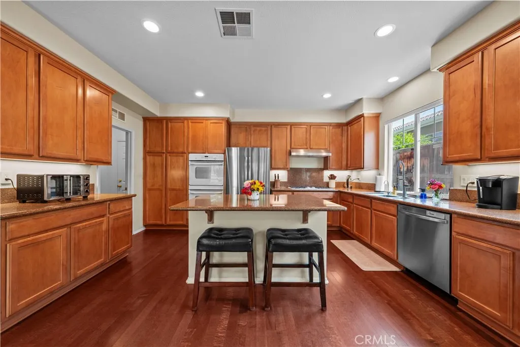 Temecula, California 92592, United States, 4 Bedrooms Bedrooms, ,3 BathroomsBathrooms,Residential,Active,173595