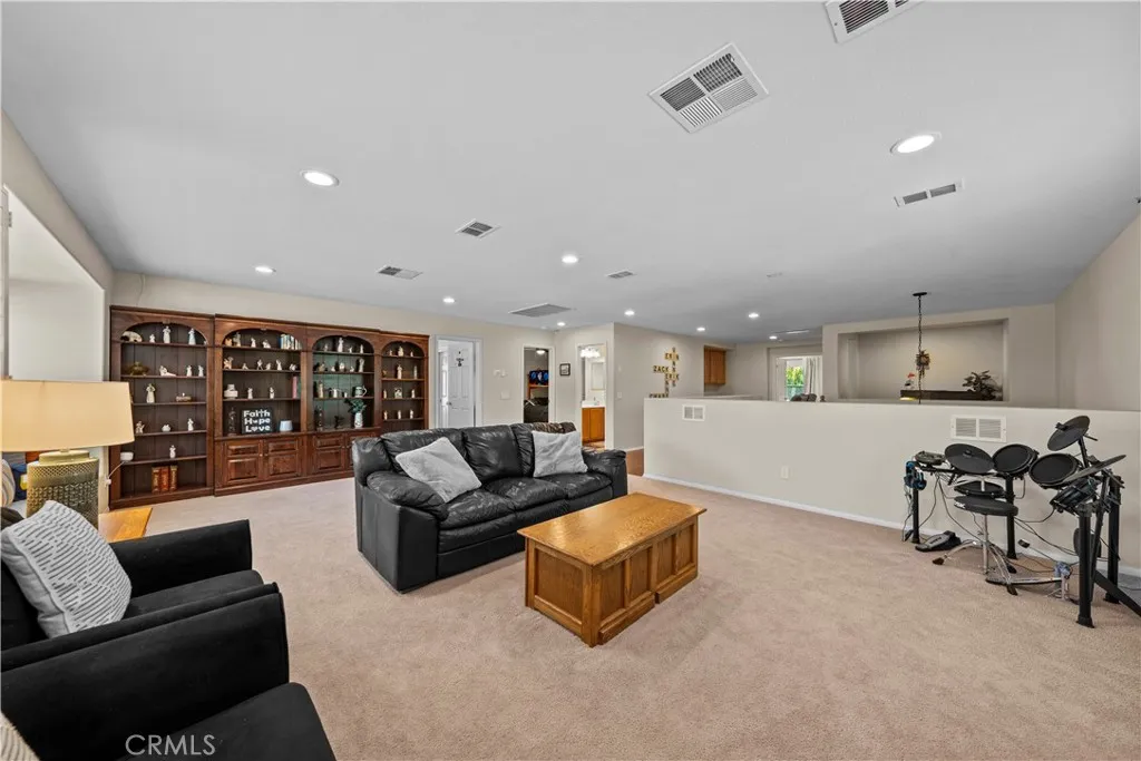 Temecula, California 92592, United States, 4 Bedrooms Bedrooms, ,3 BathroomsBathrooms,Residential,Active,173595